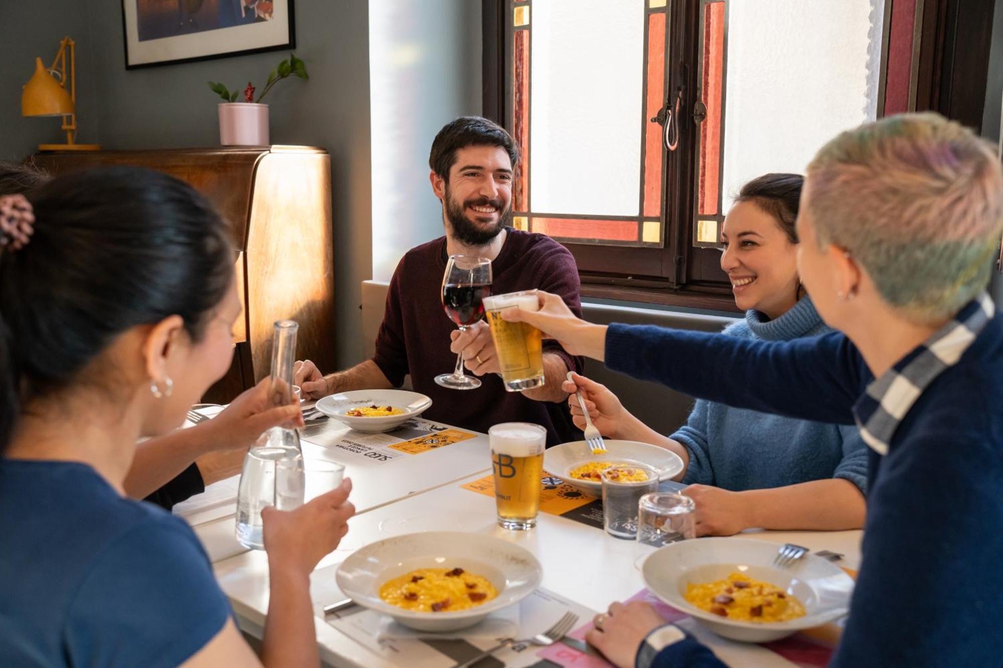 Hostel Babila & Bistrot Mailand